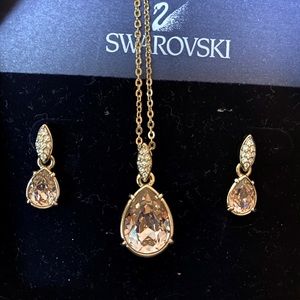 Swarovski crystal pendant and earrings set